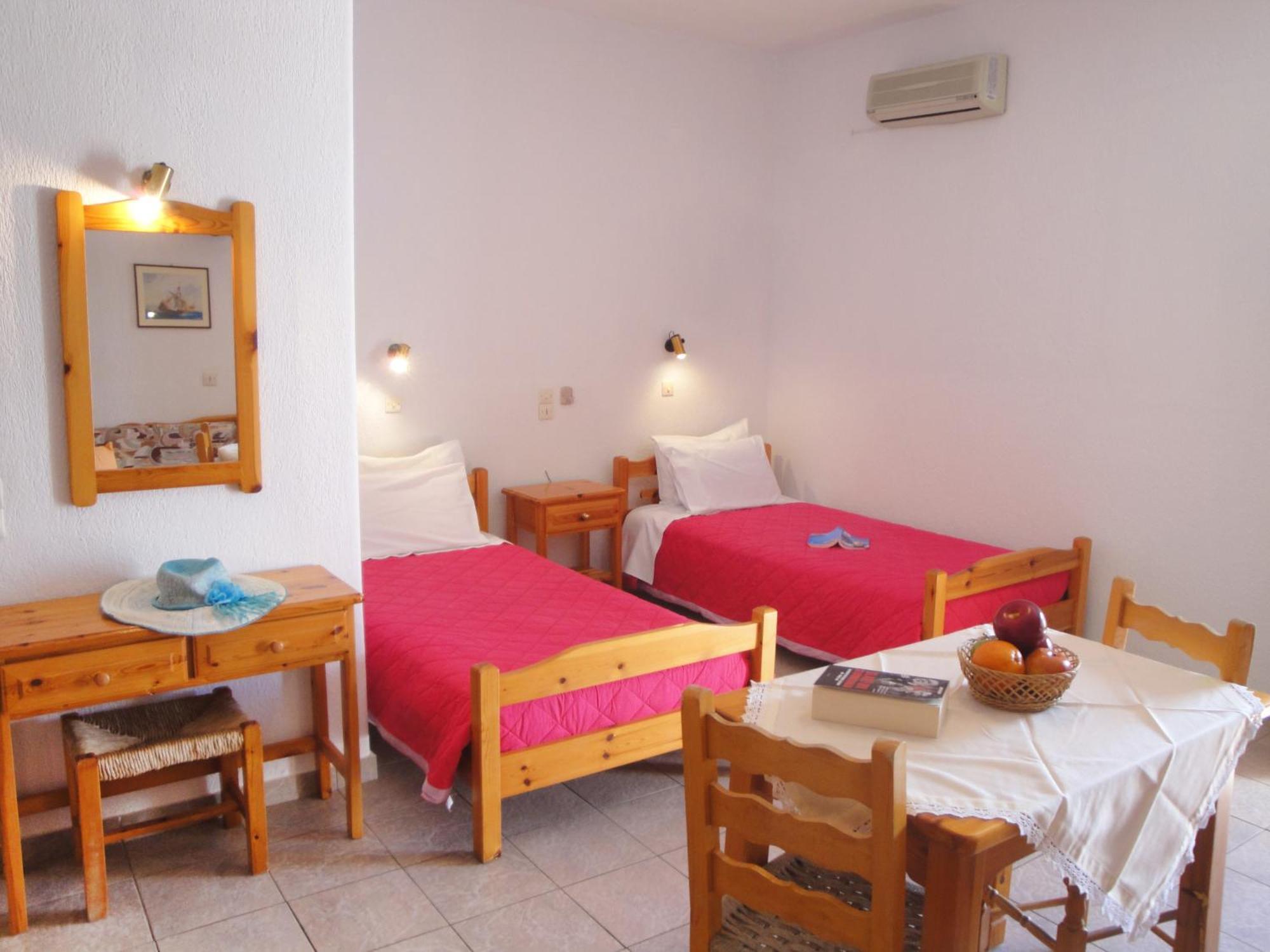 Nikolaos Studios Apartments Skopelos Exterior foto