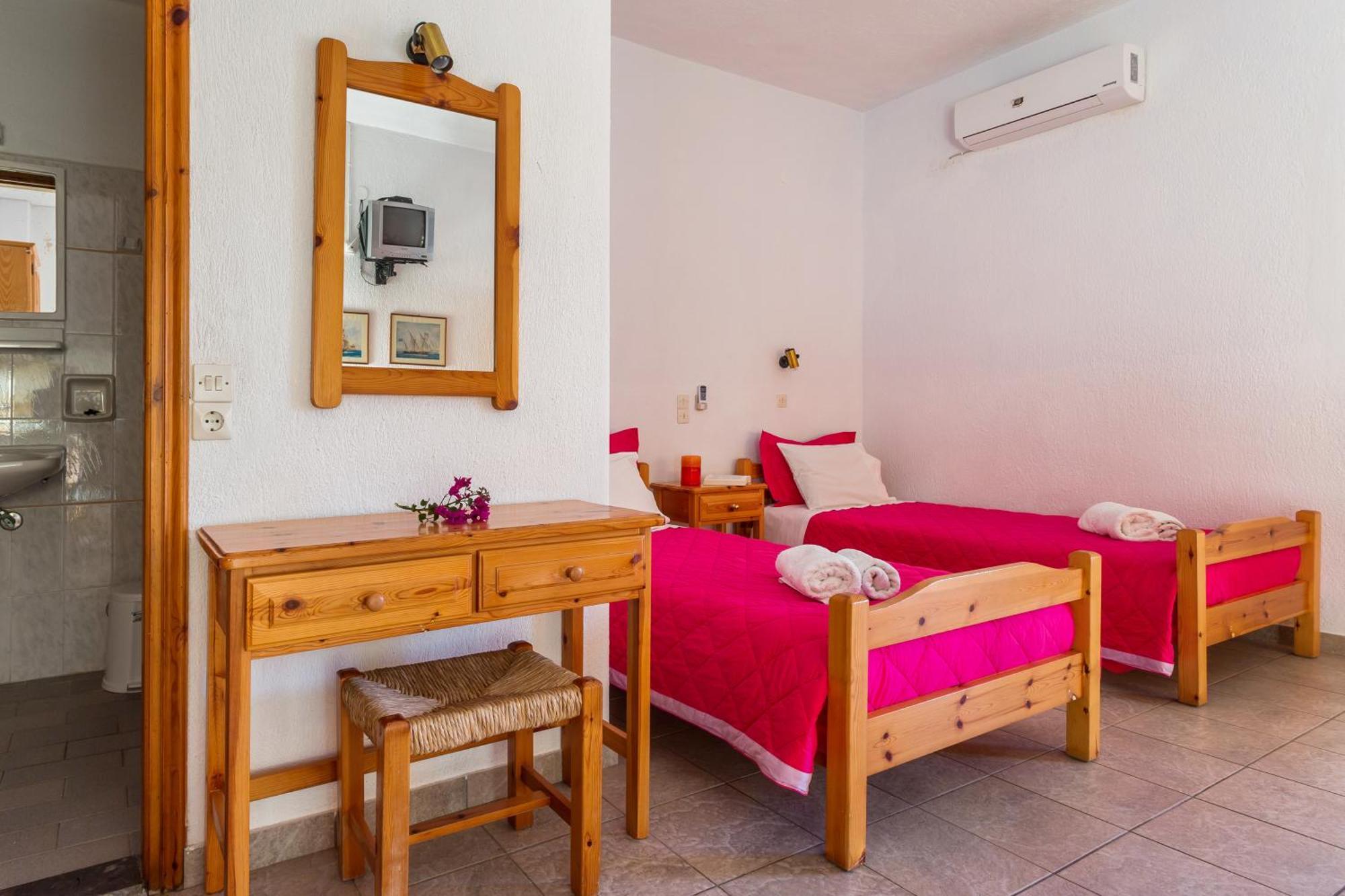 Nikolaos Studios Apartments Skopelos Exterior foto