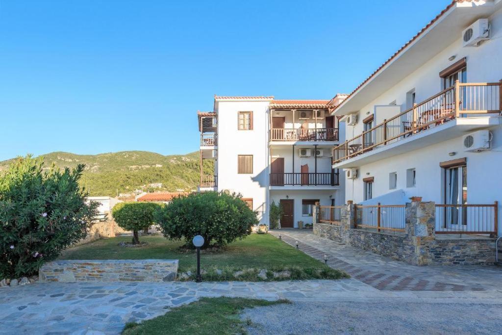 Nikolaos Studios Apartments Skopelos Exterior foto
